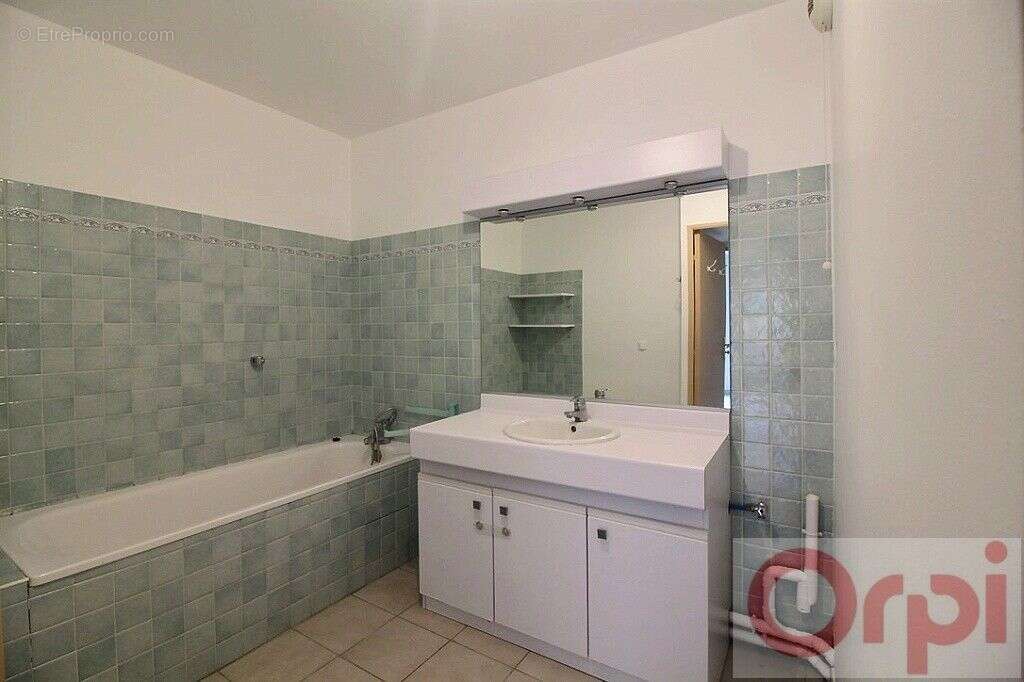 Appartement à MARSEILLE-1E