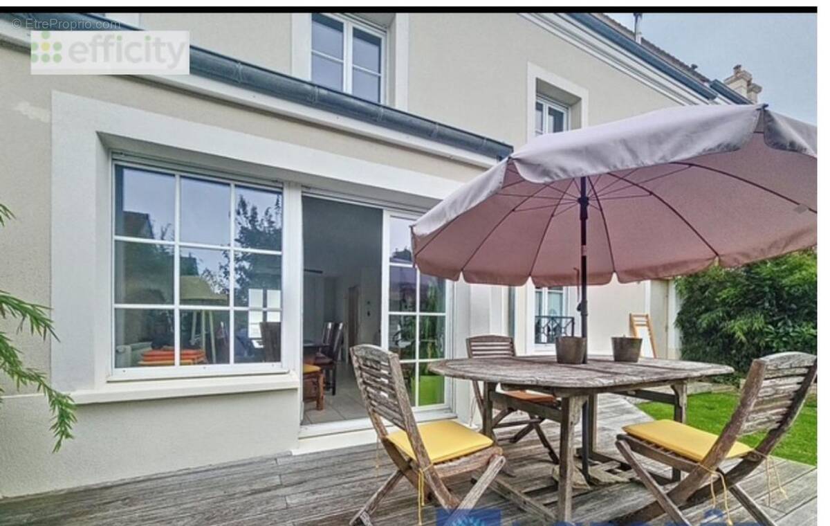 Maison à BAILLY-ROMAINVILLIERS