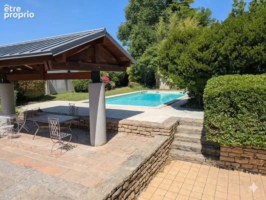 Maison familiale avec piscine et grand terrain - photo 3