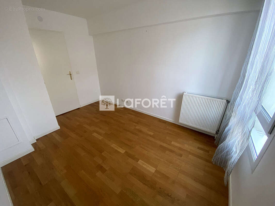 Appartement à LES MUREAUX