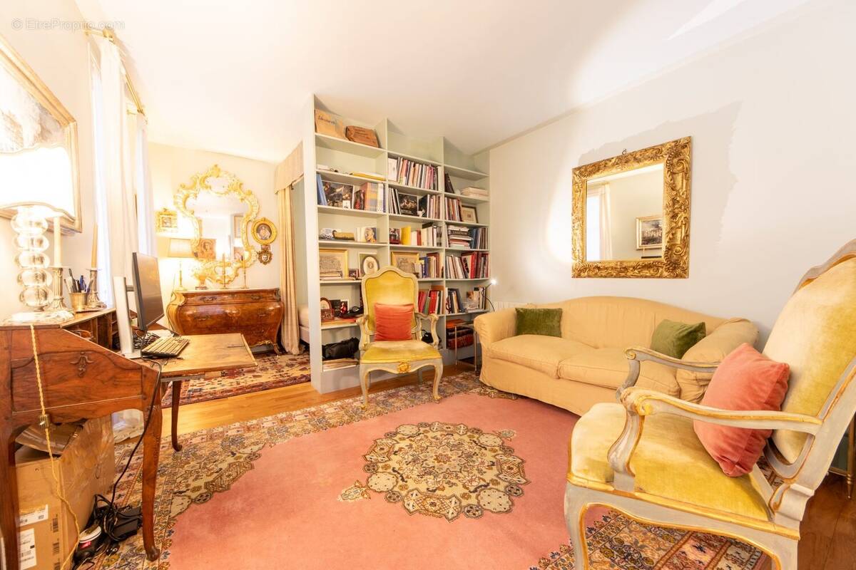 Appartement à PARIS-3E