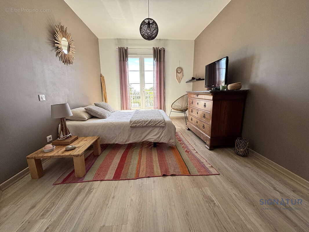 RARE - Villa 6 pièces - 5 chambres - grand sous-sol/garage - piscine - photo 3