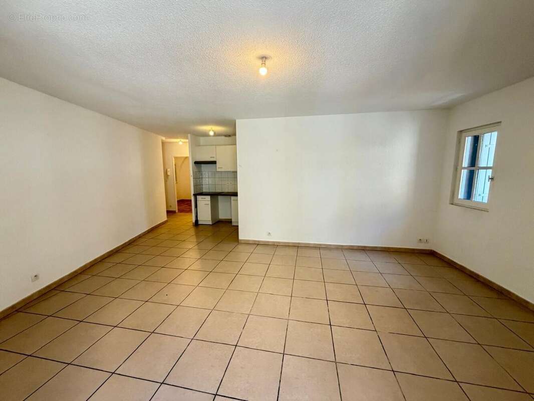 Agde centre-ville  appartement t3 de 60,66 m² avec ascenseur - photo 3