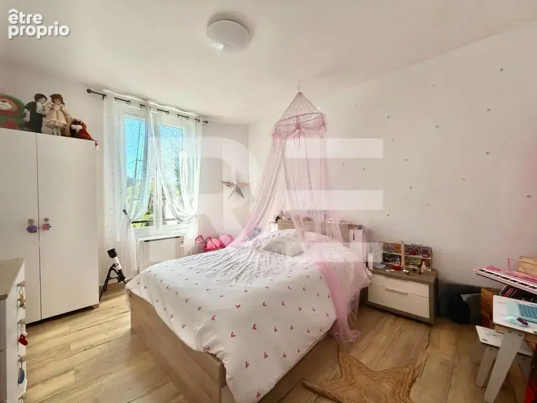 Meynes  maison de village de 190 m²  4 chambres, bureau, jardin et parking - photo 7