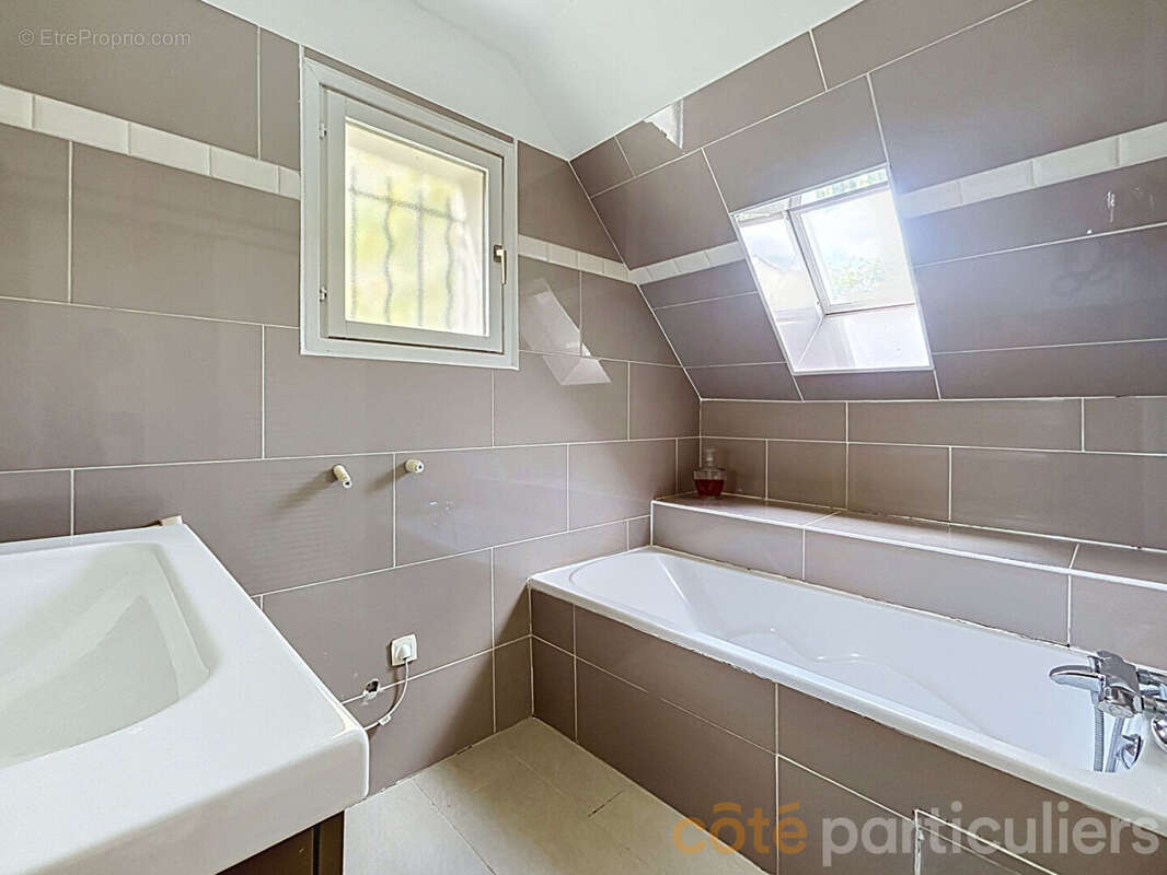 Maison Saint Maur  6 pièce(s) 170 m2 4 ch - photo 10