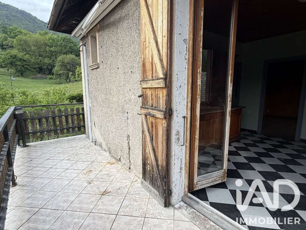 Maison 59 m² à Saint-Alban-Des-Hurtieres  - photo 5