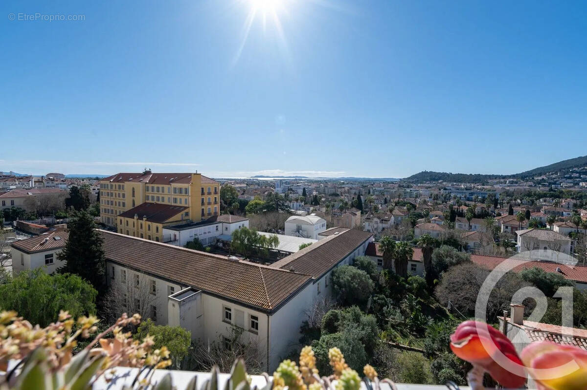 Appartement à HYERES