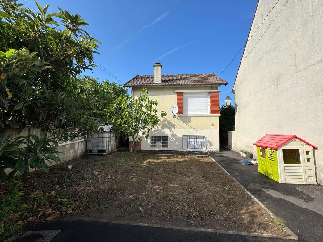 Maison à SARTROUVILLE