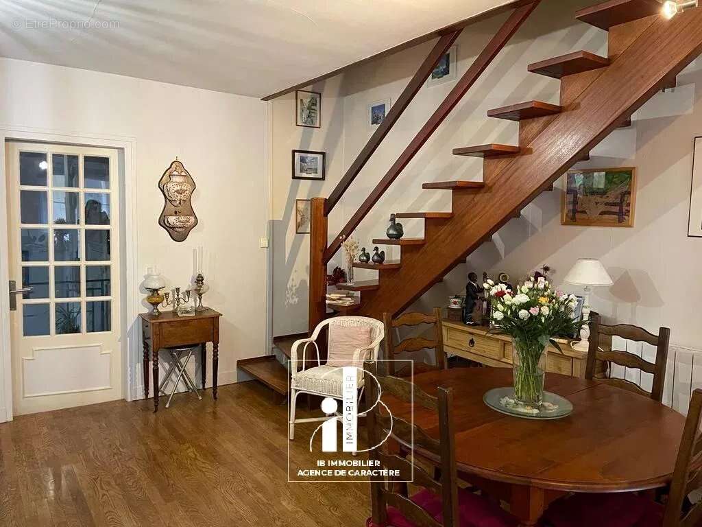 Appartement à FONTAINEBLEAU