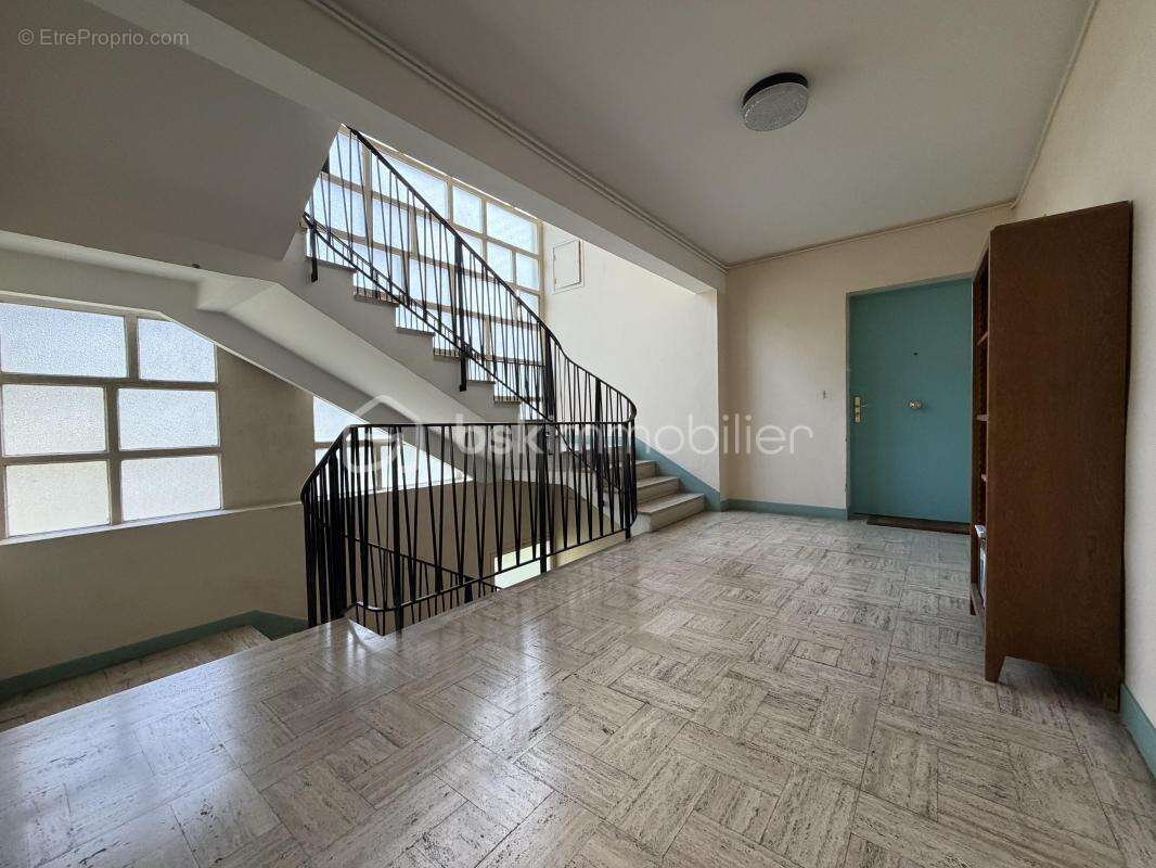Appartement f3 avec balcon + box + cave + cellier - photo 18