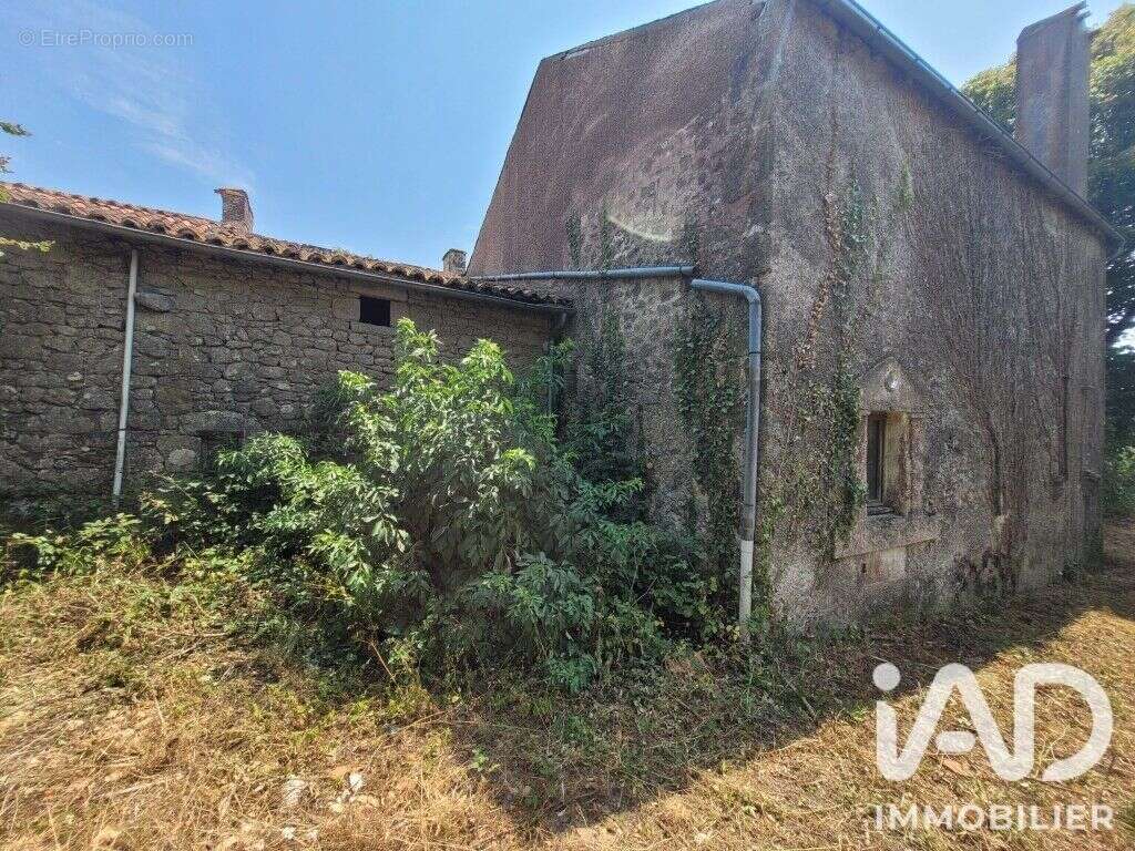 Maison 90 m² à Azay-Sur-Thouet  - photo 2