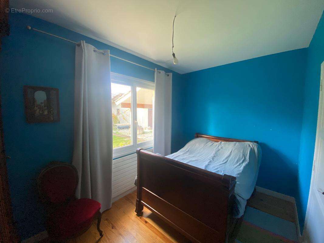 Maison à AMBARES-ET-LAGRAVE