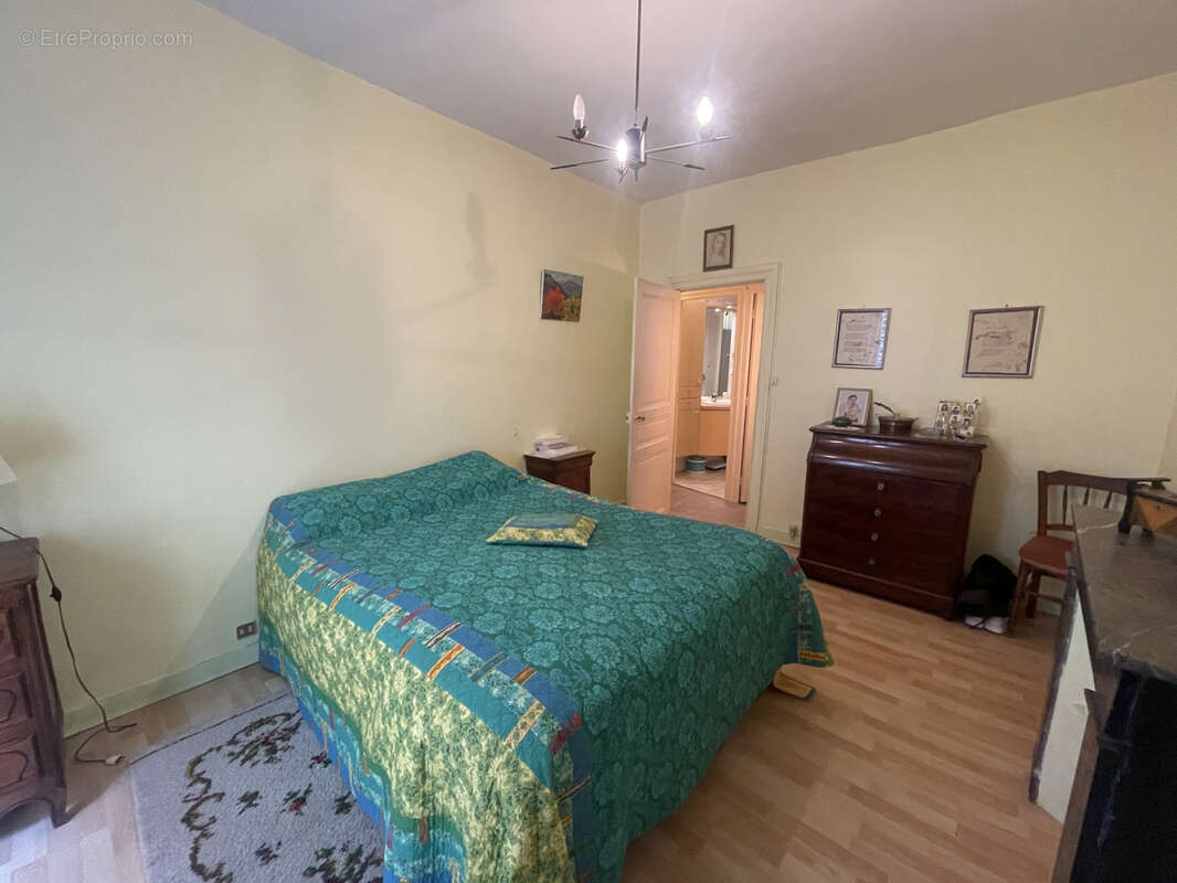 Appartement à ROCHEFORT-MONTAGNE