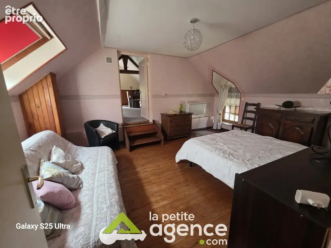 MEILLANT : Belle maison T4 édifiée sur 4129m2 de terrain clôturé et arboré avec deux garages - photo 9