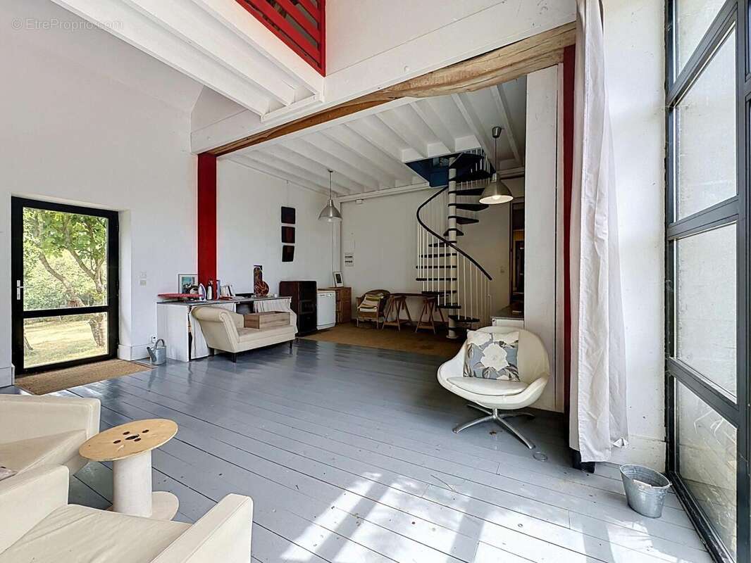 Maison 215 m² à Thorigny-Sur-Oreuse  - photo 7