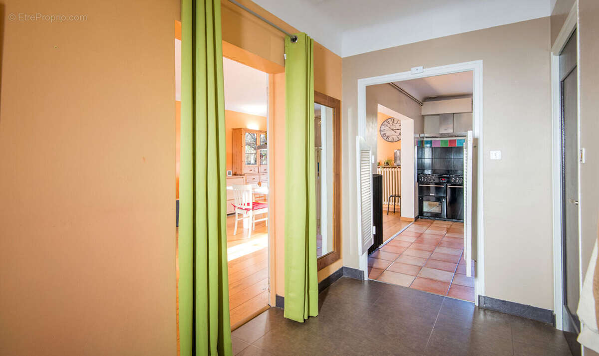 Maison à ONET-LE-CHATEAU