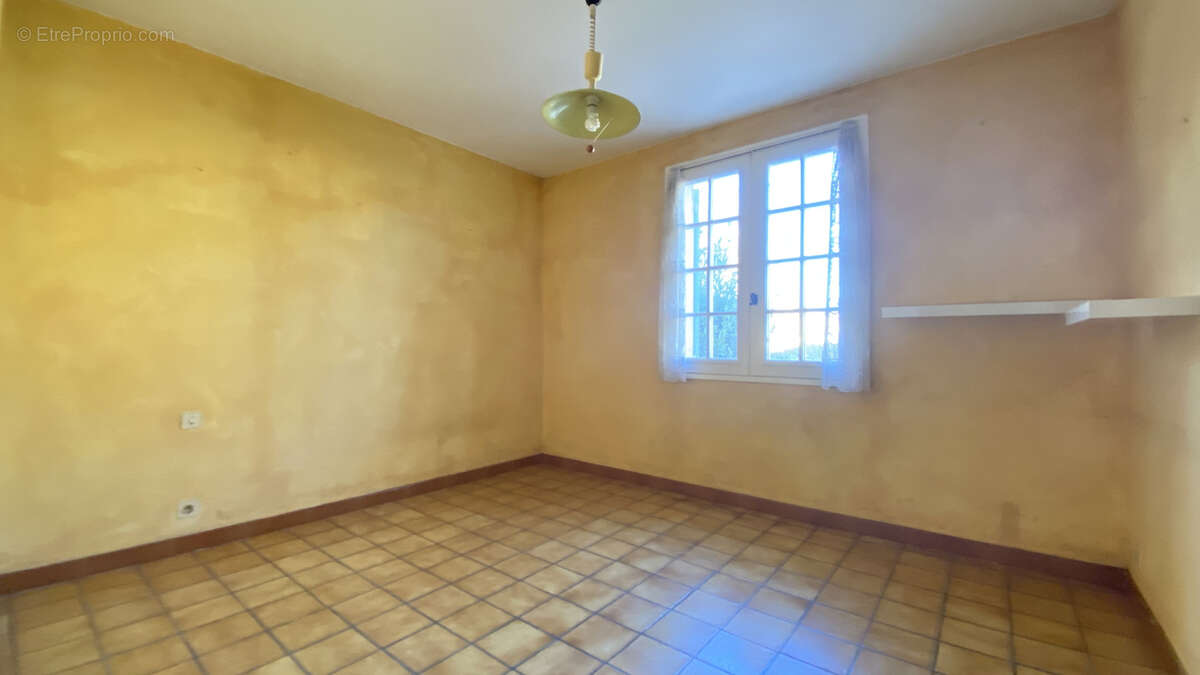 Maison à MORIERES-LES-AVIGNON