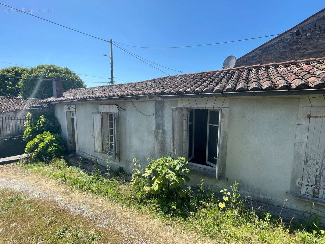 Maison à TRIAC-LAUTRAIT