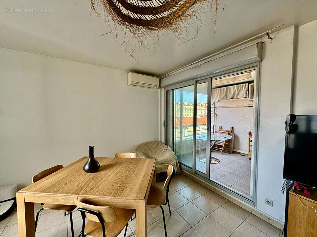 Appartement à MARSEILLE-2E