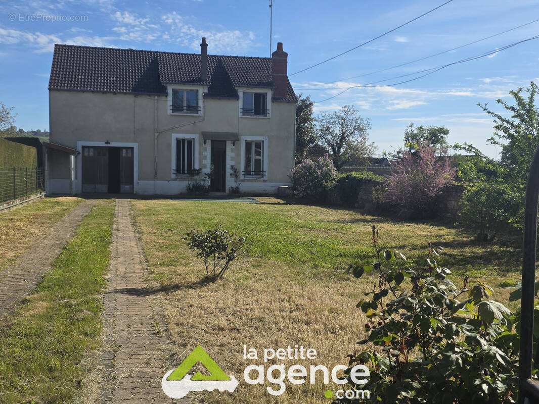 Maison à SAINT-AMAND-MONTROND