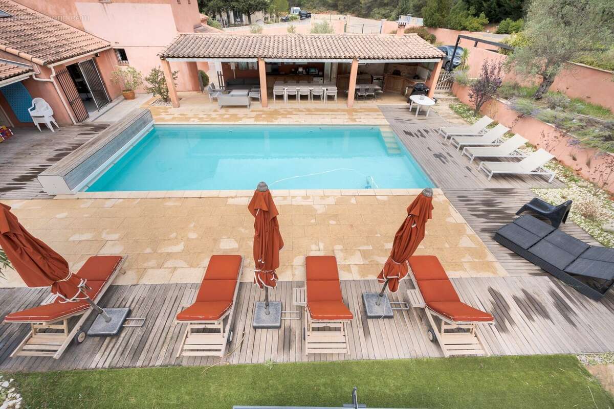 Maison à CHATEAUNEUF-LE-ROUGE