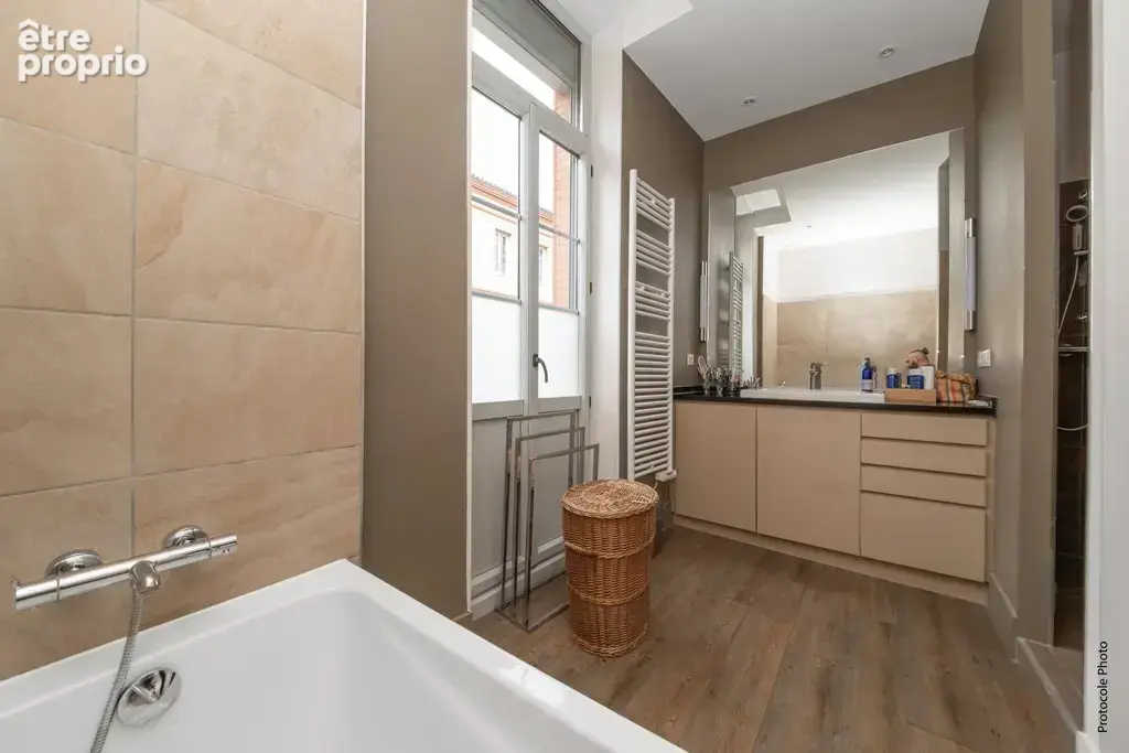 Toulouse - Chalets- Toulousaine de  215 M²- Jardin et PK - photo 11