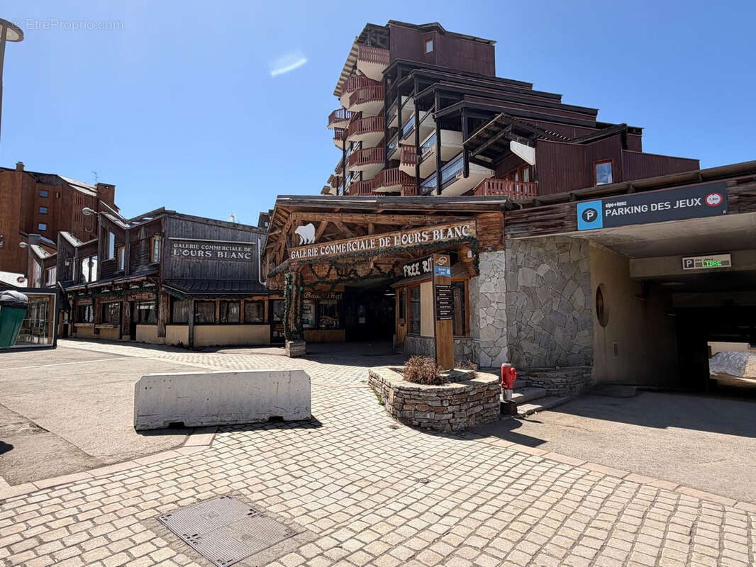 Commerce à HUEZ