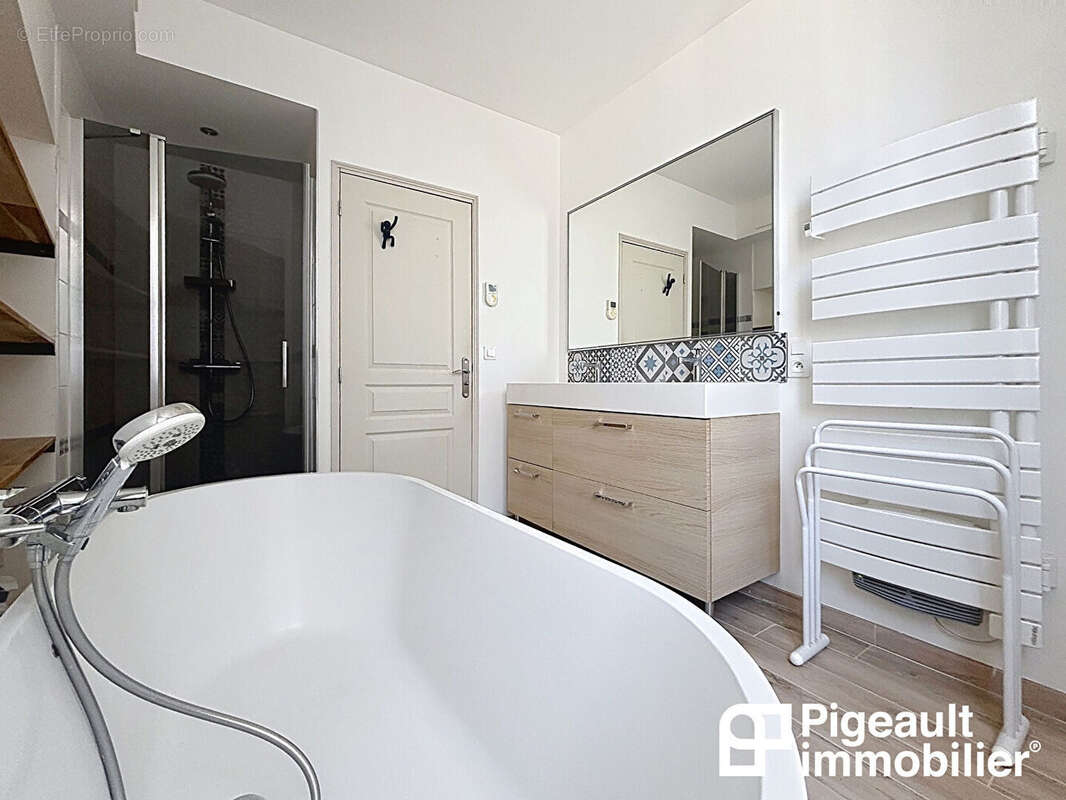Appartement  T5 à vendre - Rennes - Centre ville - Les halles - 100 m² - Ascenseur - Garage à louer - photo 7