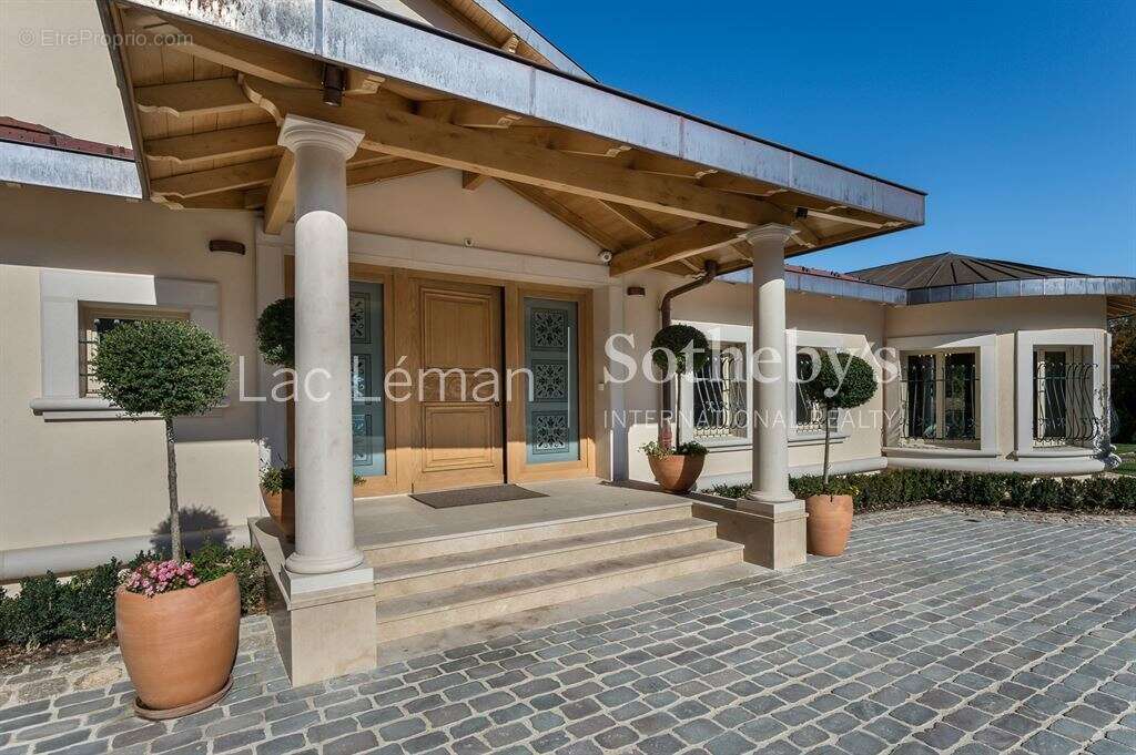 Maison à CHENS-SUR-LEMAN