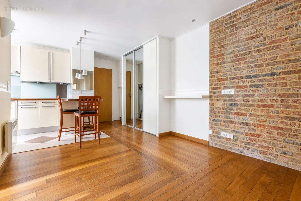 Appartement à PARIS-10E