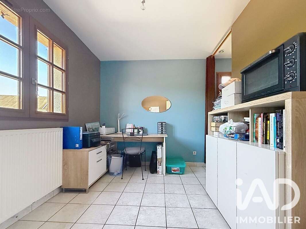 Maison 134 m² à Saint-Nicolas-De-La-Taille  - photo 7