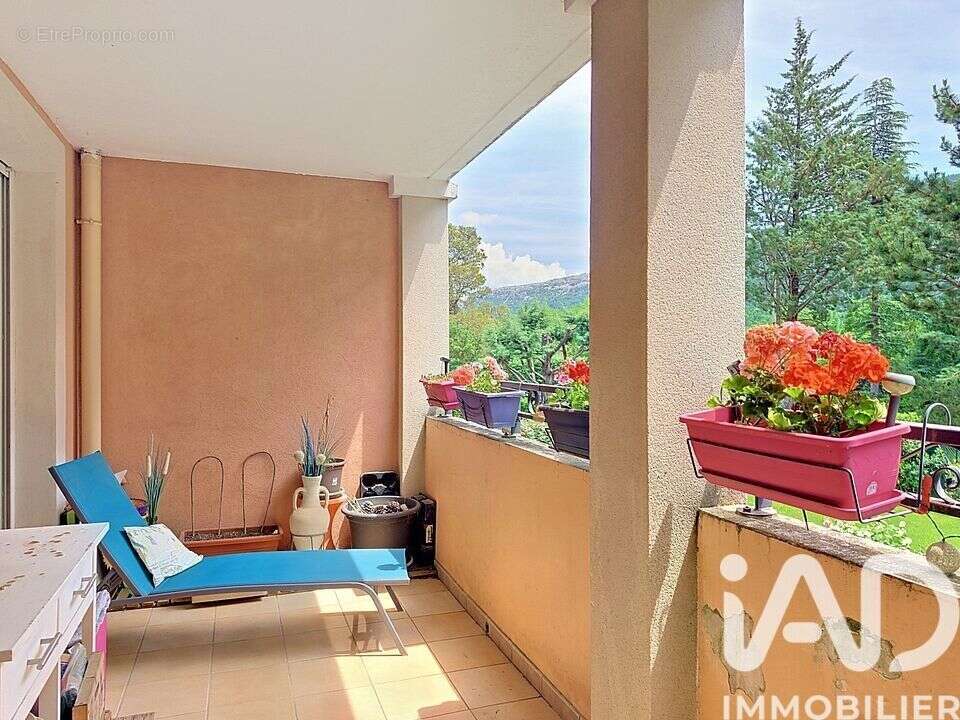Photo 2 - Appartement à PLAN-D'AUPS-SAINTE-BAUME