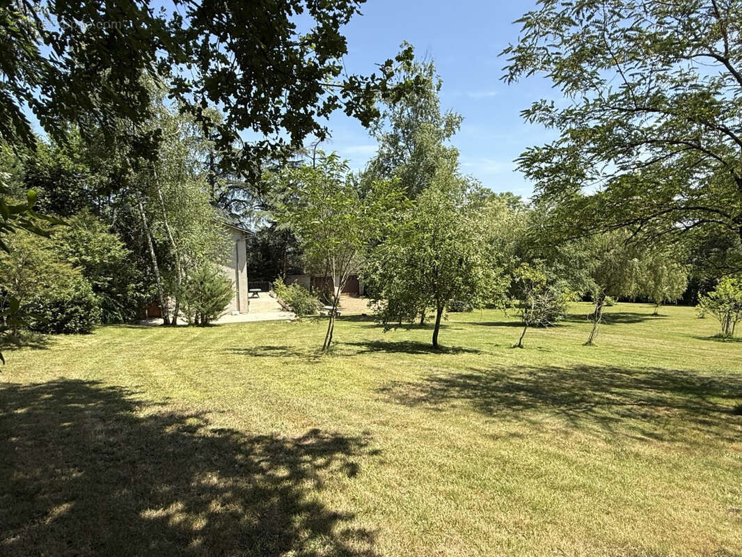 Maison à SAINT-CYR-LA-ROCHE