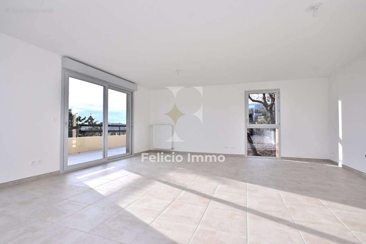 Appartement à OPIO