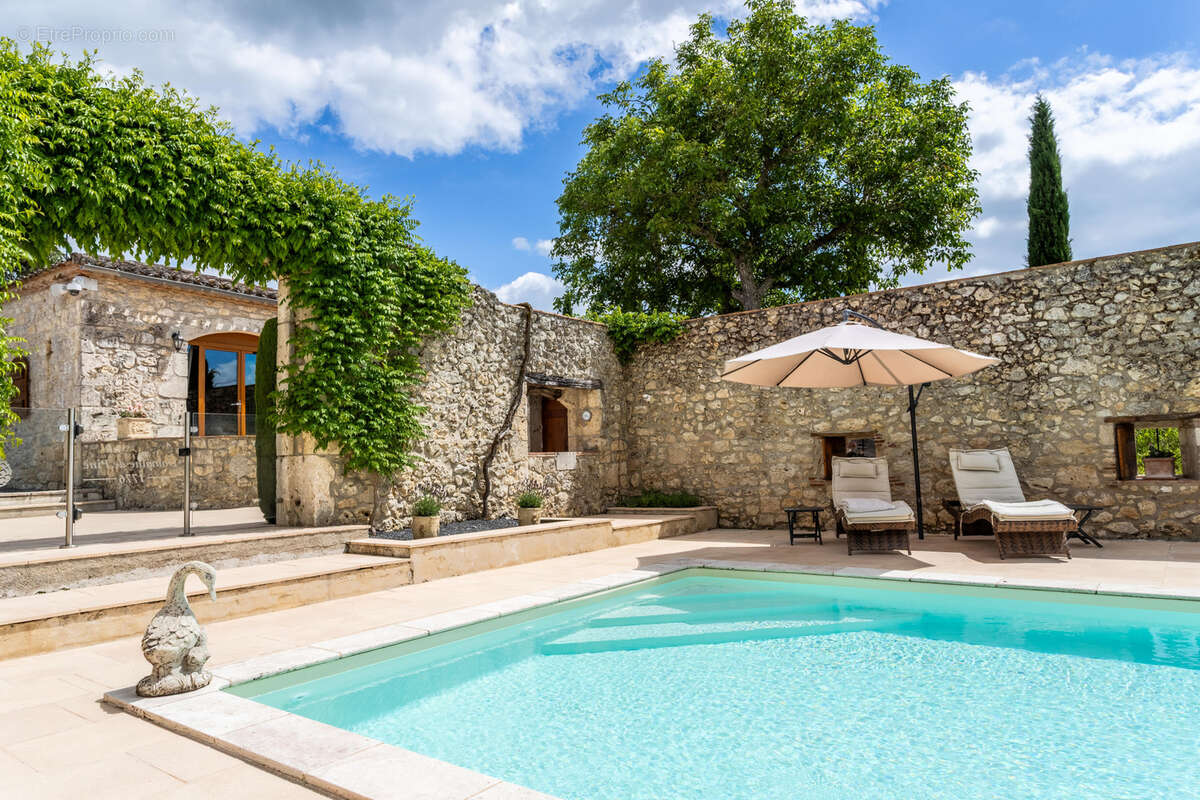 Maison à BEAUVILLE
