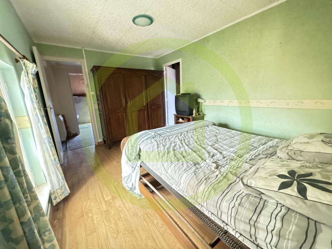 Maison à MAULDE