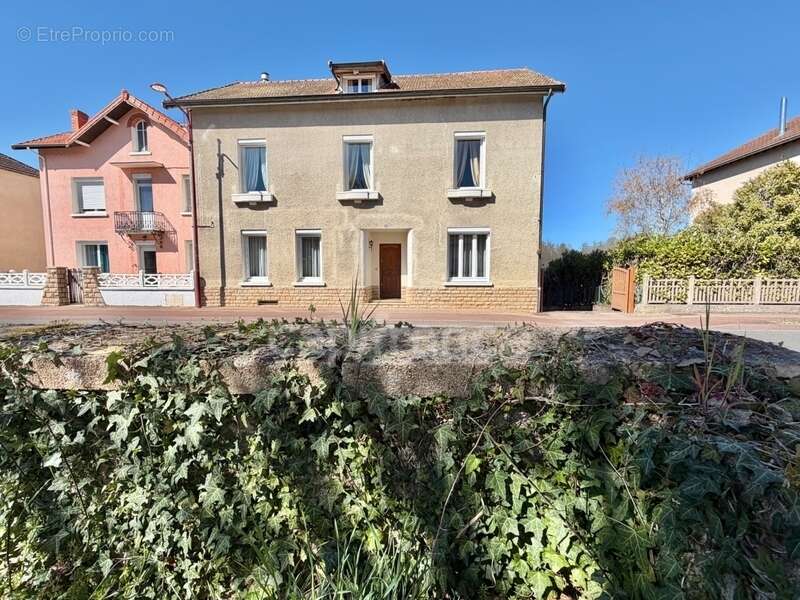 Maison à SAINT-DENIS-DE-CABANNE