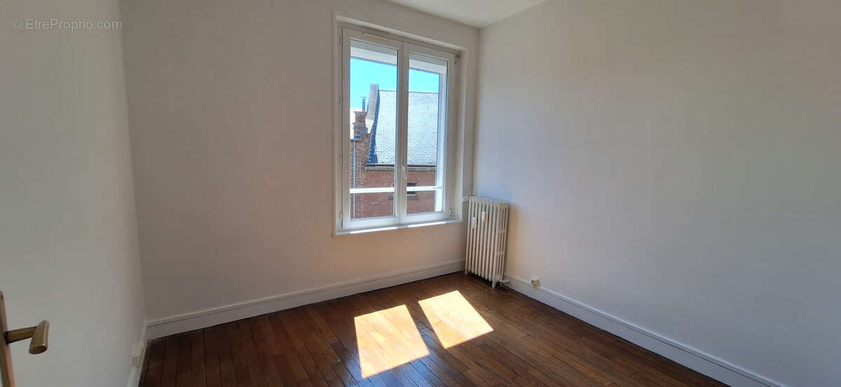 Superbe Appartement T3 Lumineux - Vue Imprenable sur l'Hôtel de Ville d'Amiens - photo 9