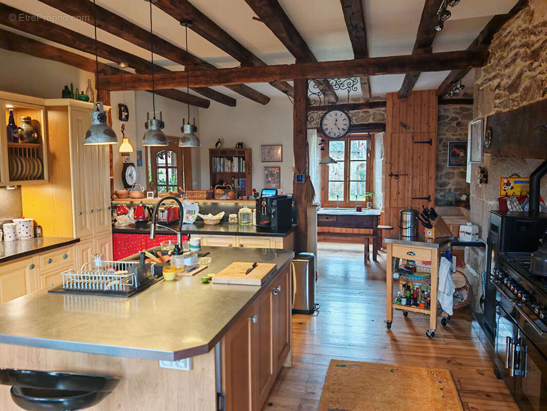 Maison à SAINT-JULIEN-LE-PELERIN