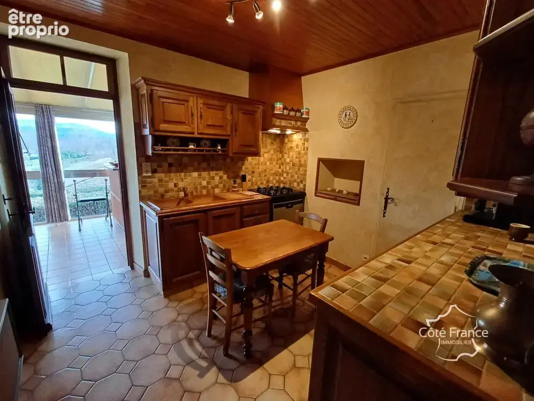Maison de village rénovée avec dépendances et terrain attena - photo 15
