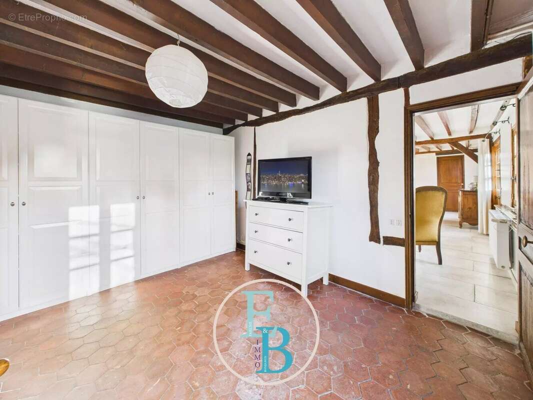 Maison à LE BEC-HELLOUIN