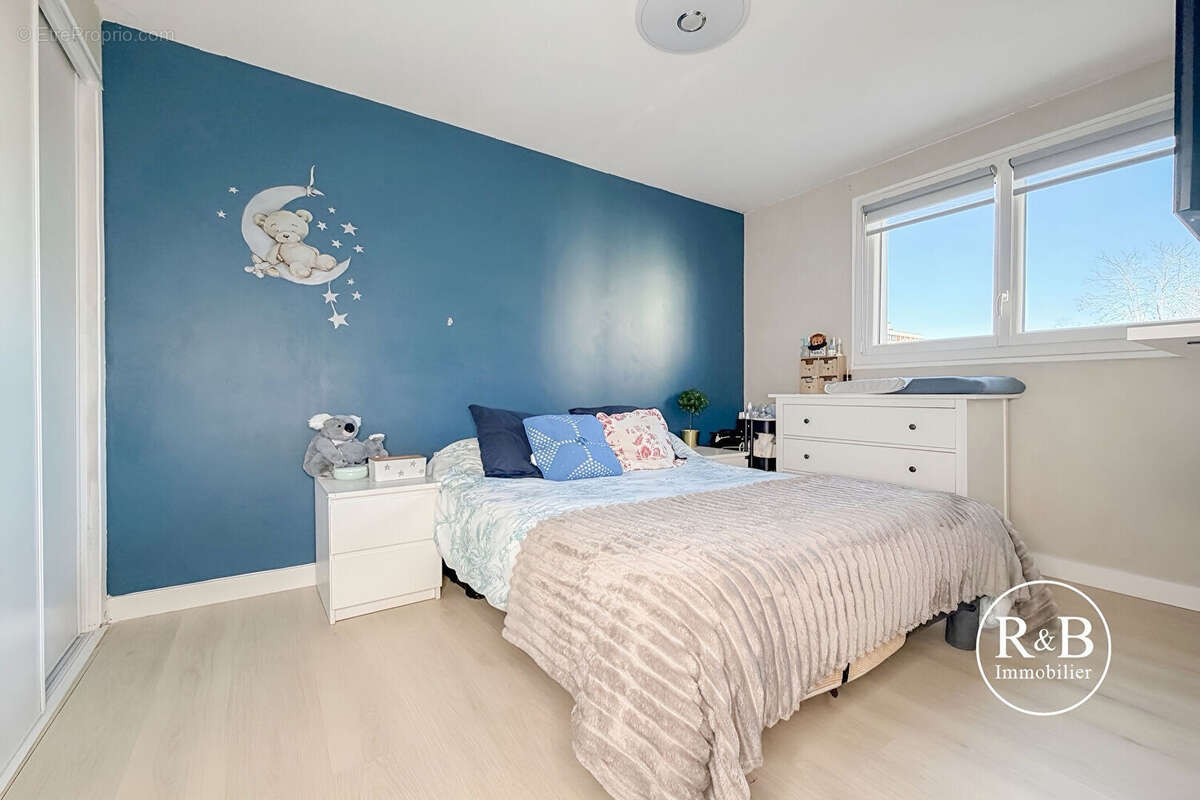 Appartement à LES CLAYES-SOUS-BOIS