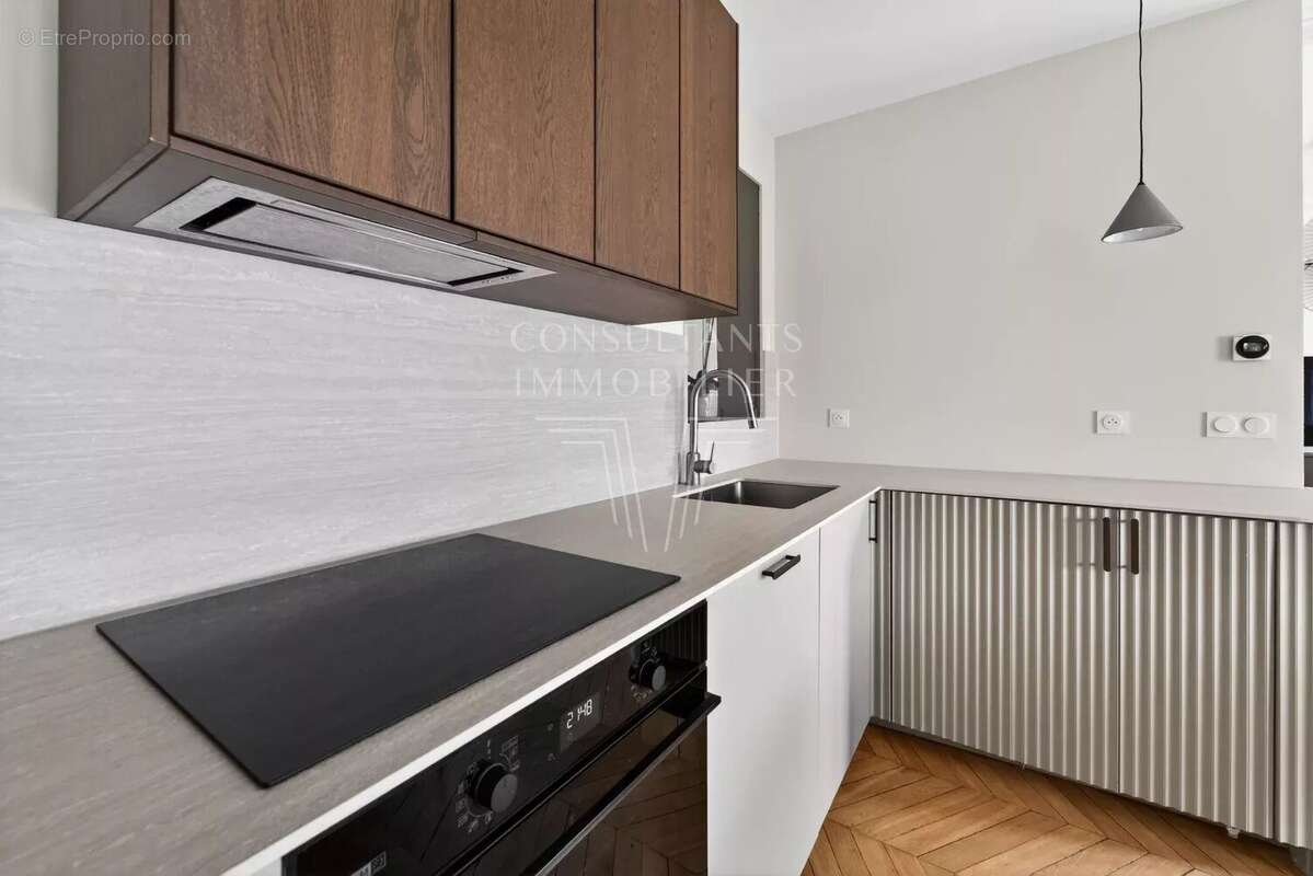 Appartement à PARIS-17E