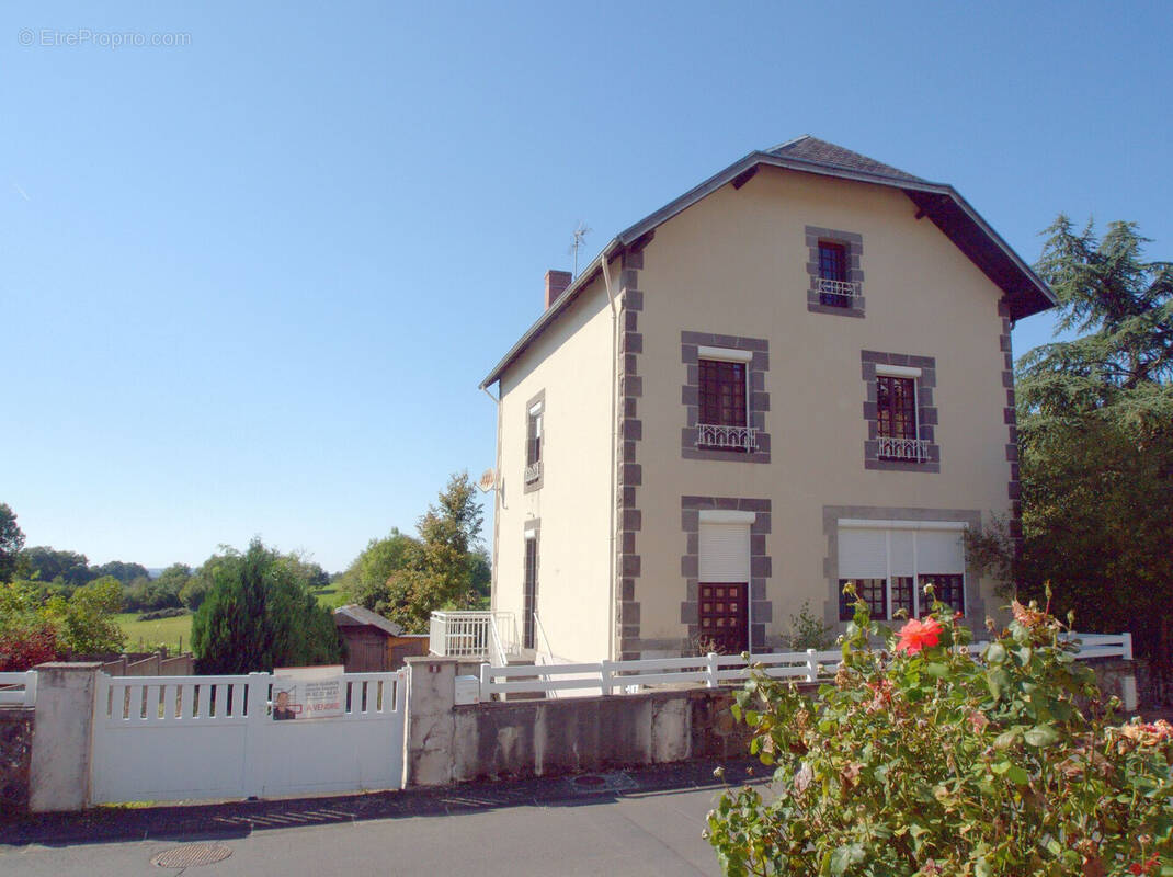 Maison à MESSEIX