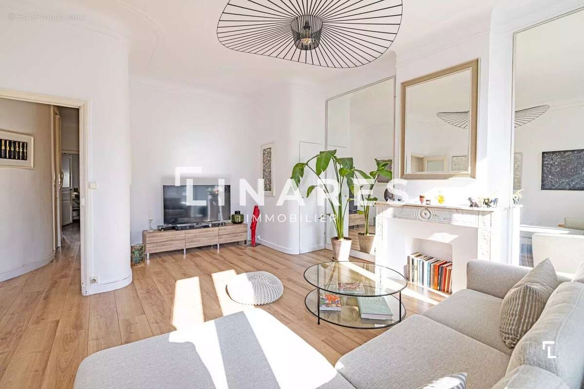 Appartement à MARSEILLE-1E
