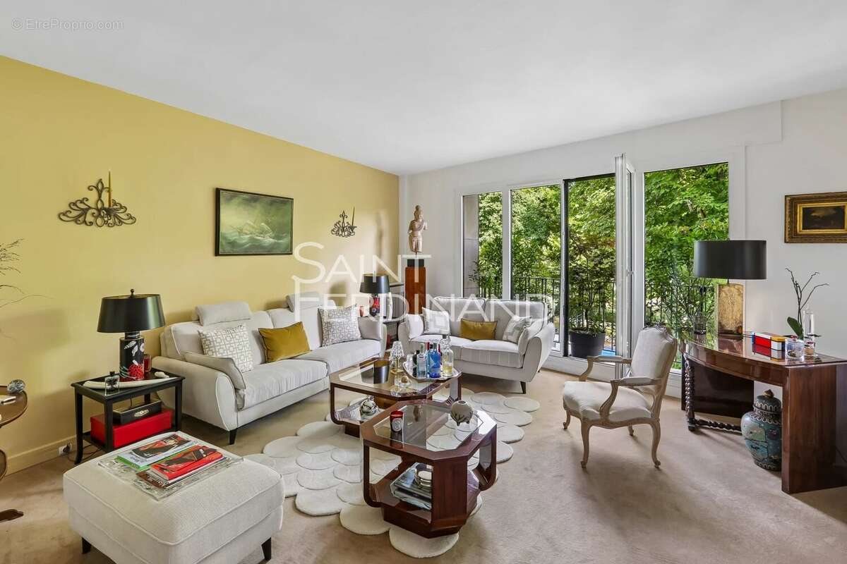 Appartement à NEUILLY-SUR-SEINE