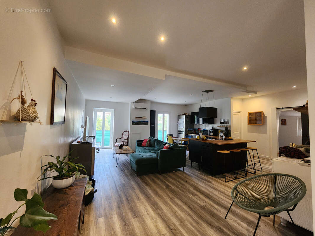Centre ville: appartement 70m2 renove au rdc, 1 chambre, terrasse et cave - photo 17