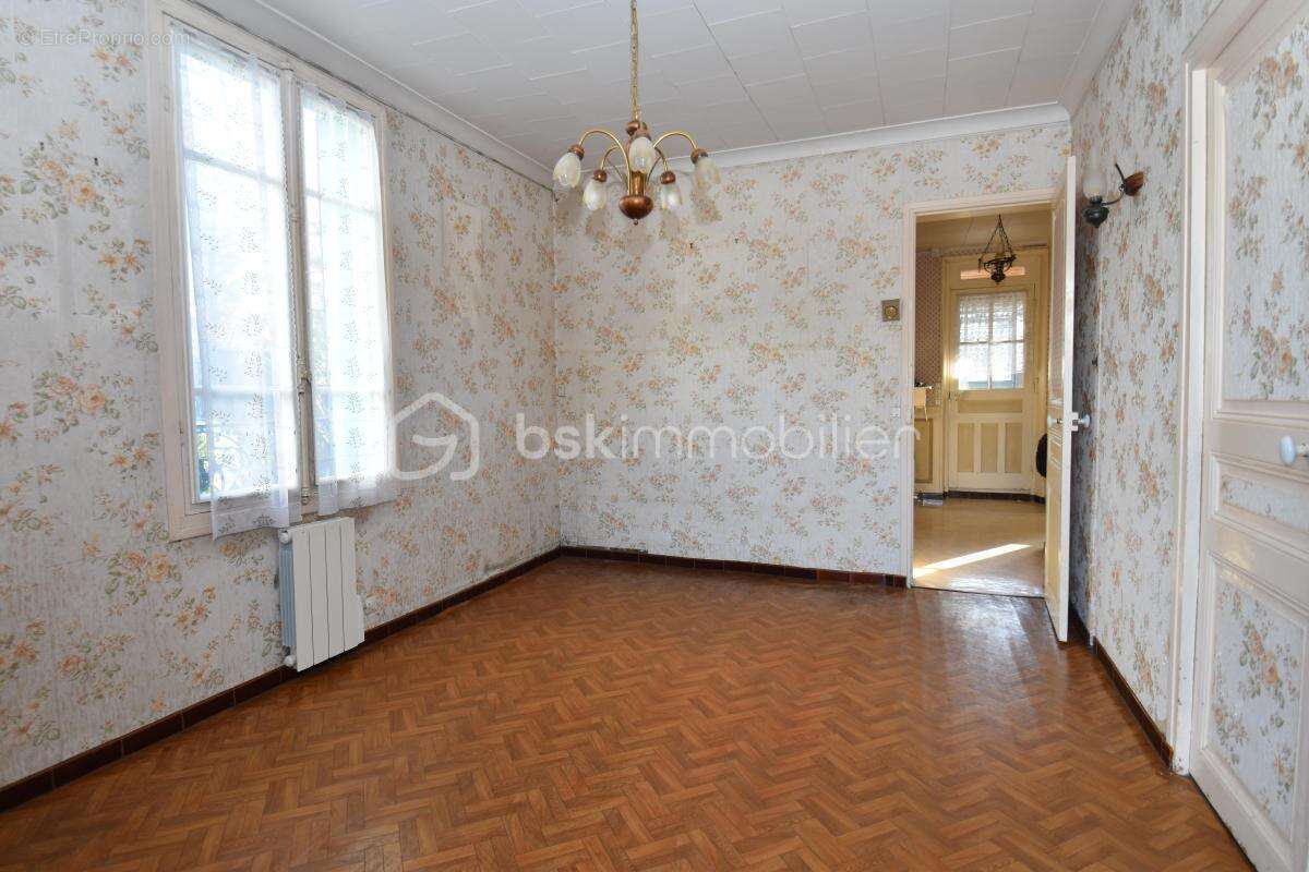 Maison à SAINT-ARNOULT-EN-YVELINES