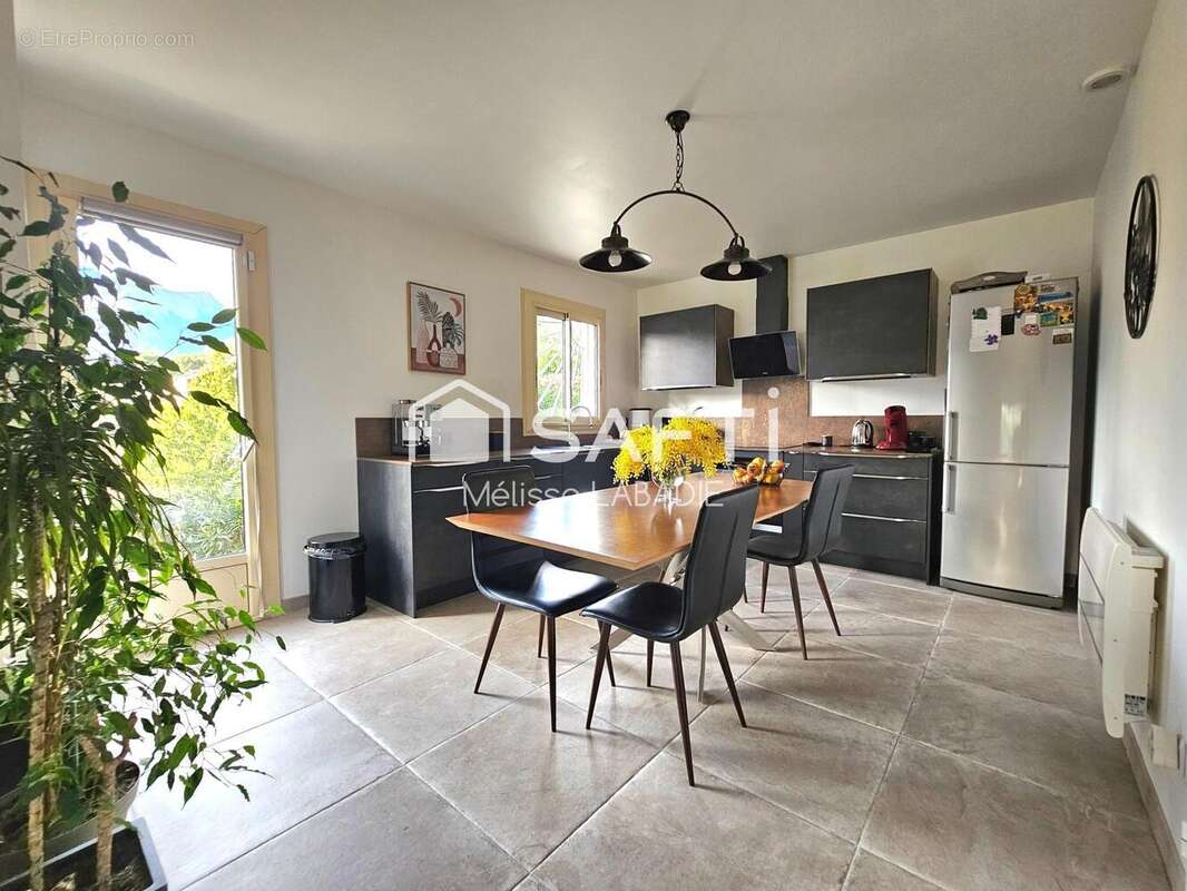 Photo 7 - Maison à LE REVEST-LES-EAUX