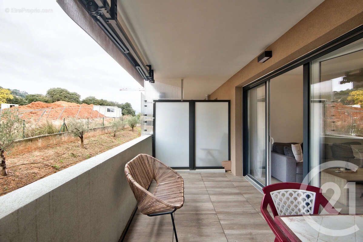 Appartement à SAINT-LAURENT-DU-VAR